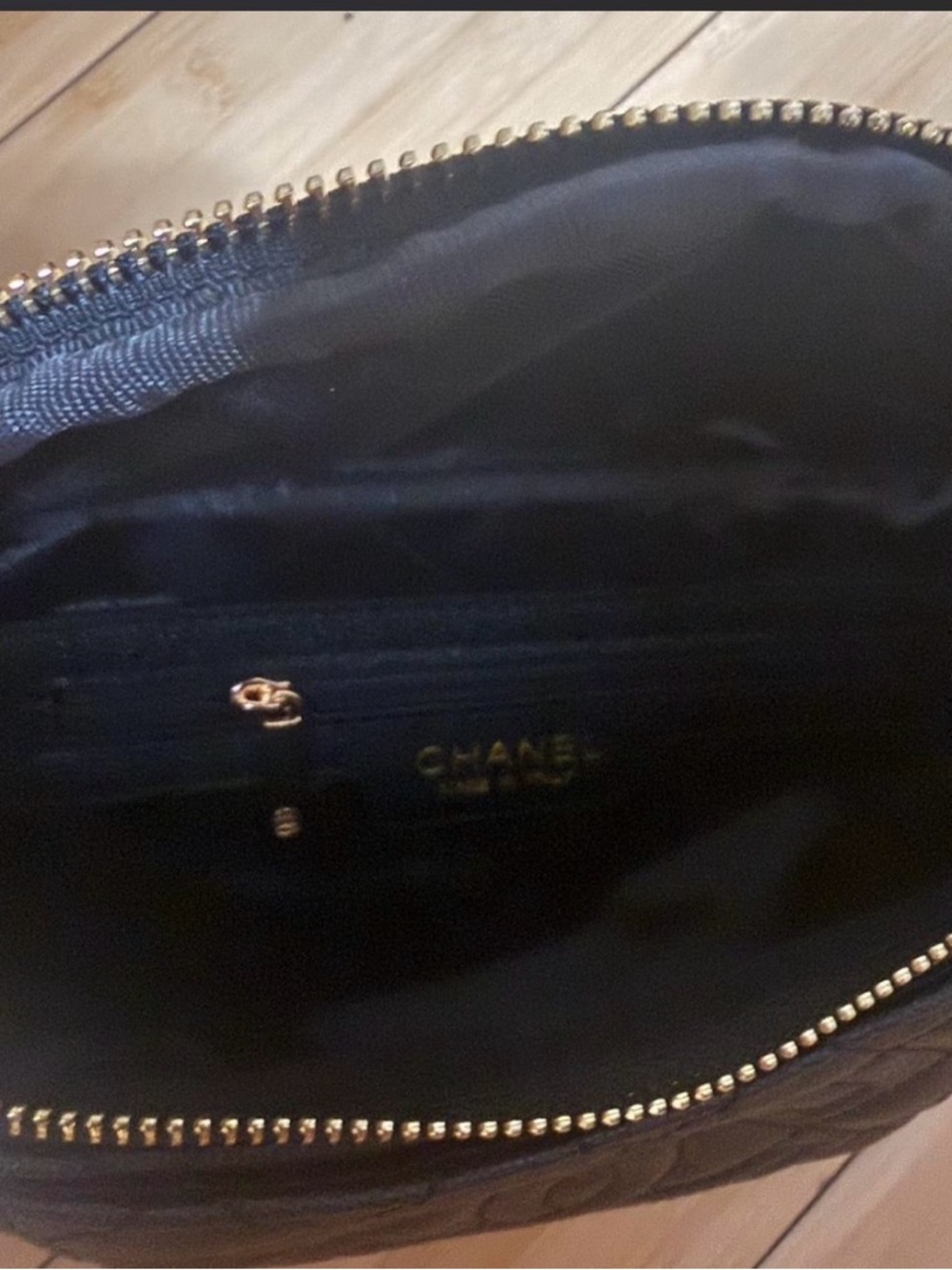 Chanel Black Quilted Leather Crossbody makeup Pouch with Gold Hardware. NWT. - Picture 6 of 7
